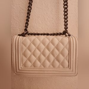 FOREVER 21 WHITE QUILTED CROSSBODY PURSE